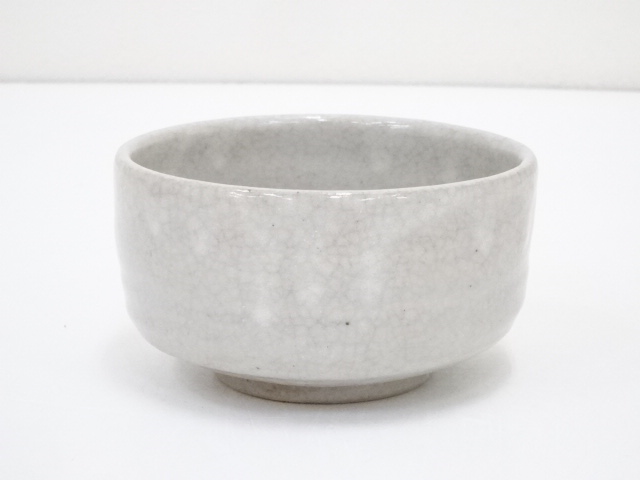 JAPANESE TEA CEREMONY WHITE GLAZE TEA BOWL / CHAWAN 